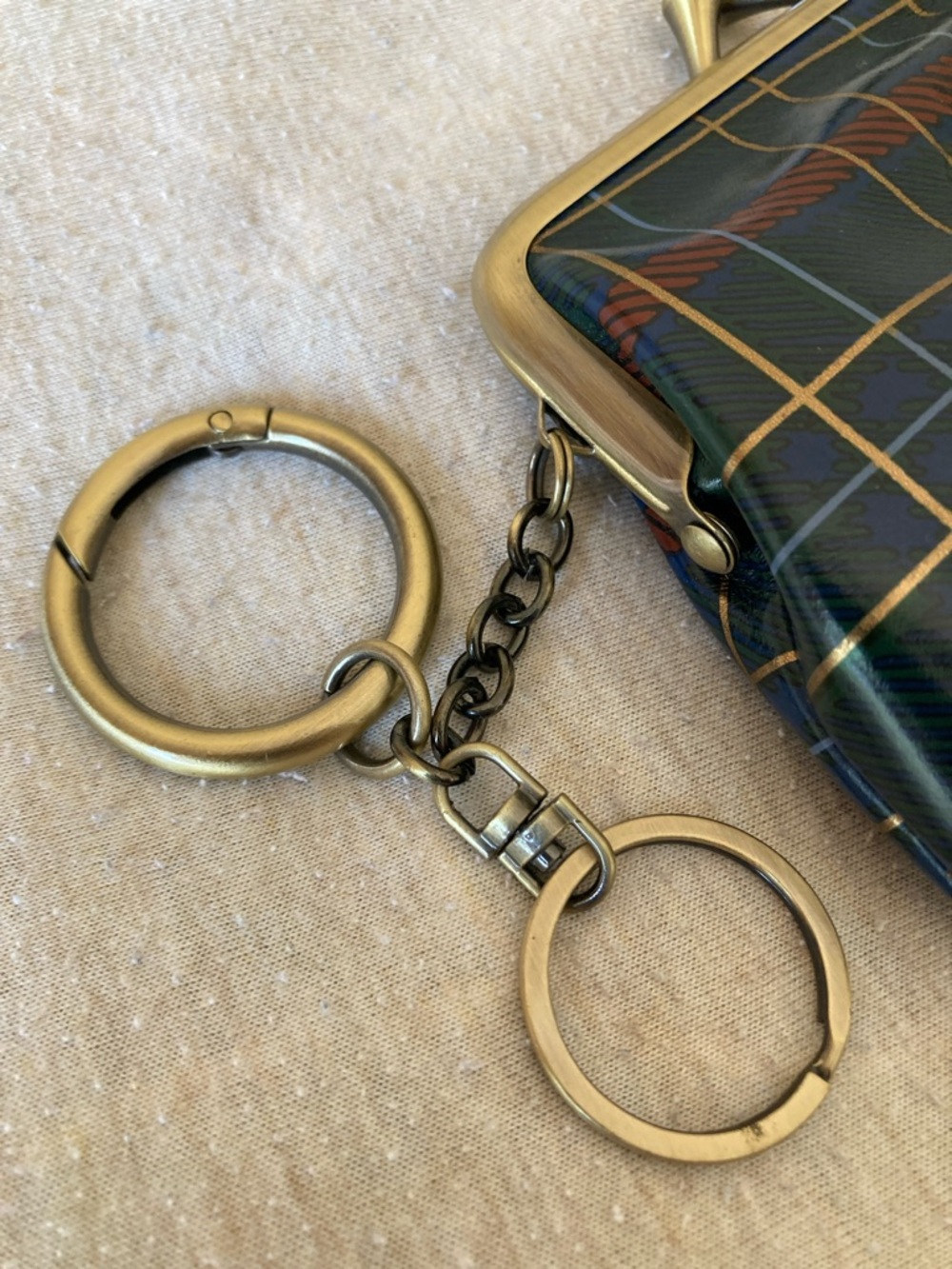 Patricia Nash Plaid Kiss-Lock Coin Leather Coin Purse with Keychain NWOT - Picture 2 of 6